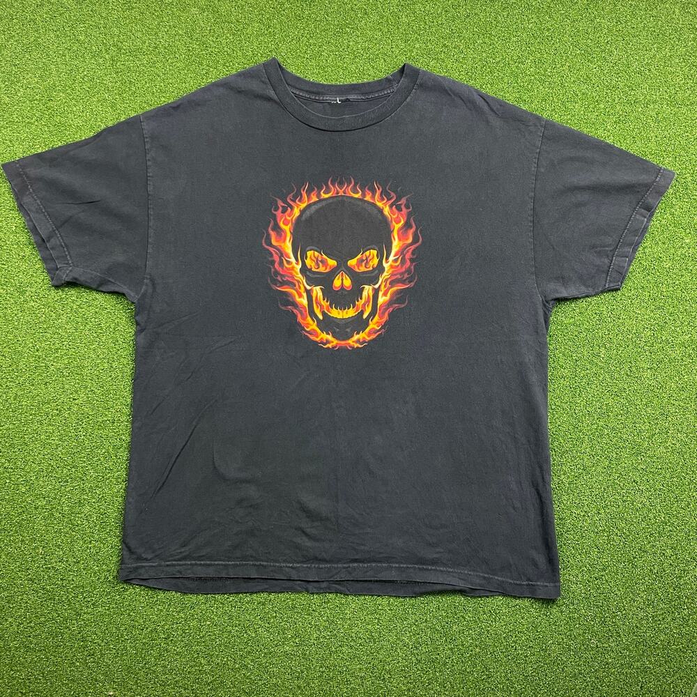 Vintage Y2K Distressed Faded Black Flame Skull Grunge Graphic TShirt Sz XL